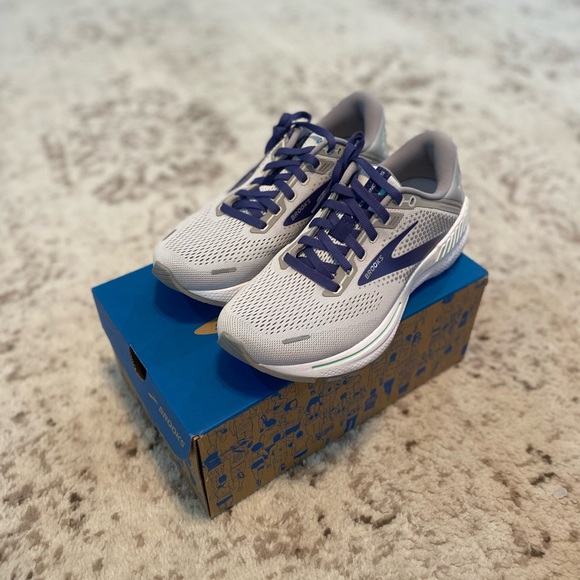 Brooks Adrenaline Gts 22 ( NARROW) - Picture 9 of 10